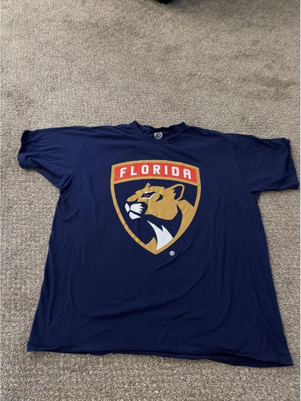 NHL Men's Navy and Blue Tshirt